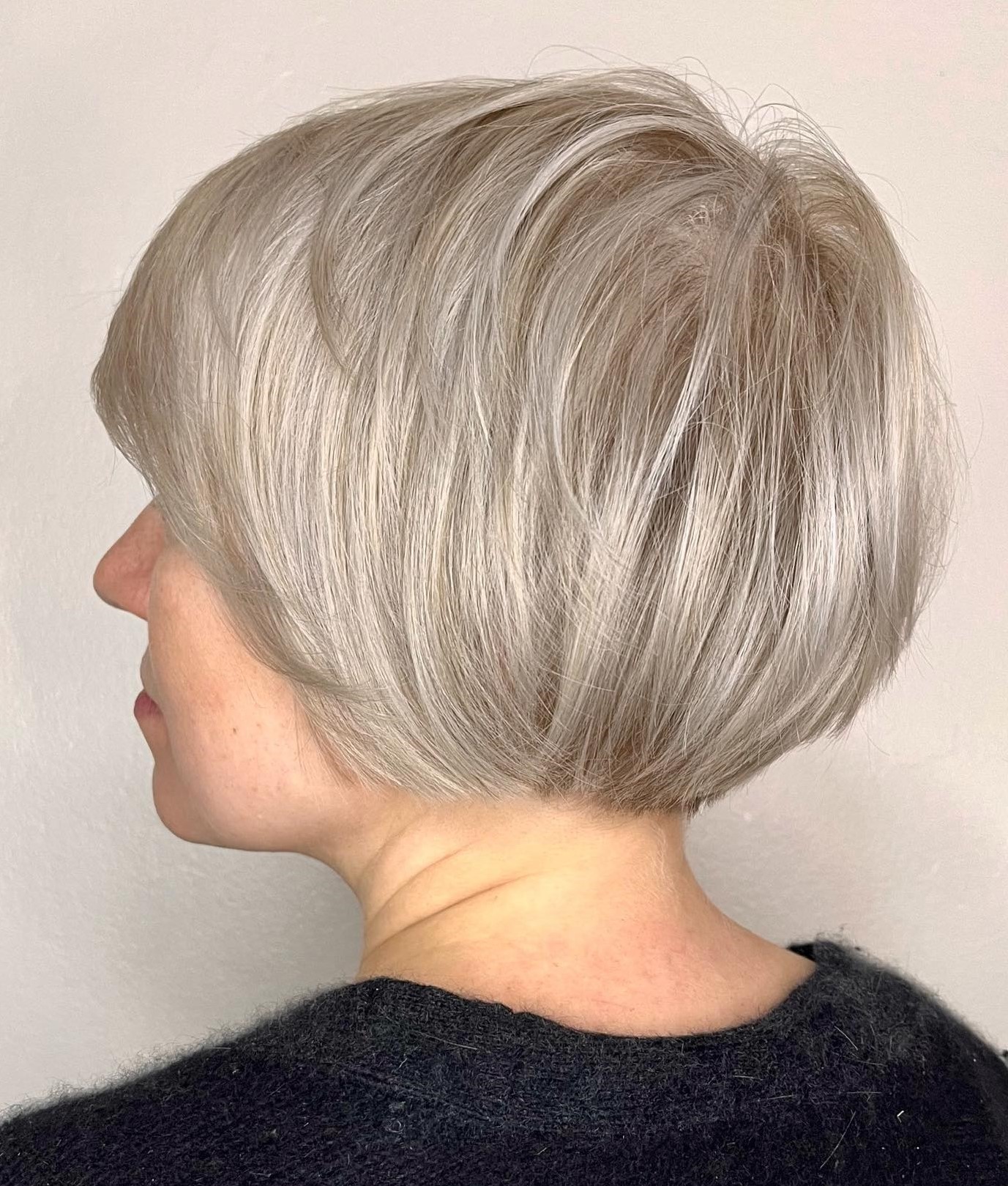 Neck-Length Silver Bob with Feathered Crown